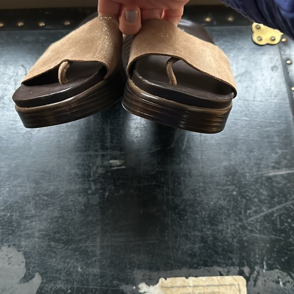 Donald J Pliner slides - Picture 4 of 8